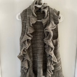 EUC Beyond Definition Soft Gray Warm Wool/Acrylic Ruffled Vest